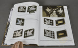Prises de guerre: Insignes et Photos de la Waffen-SS (French Edition)