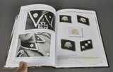 Prises de guerre: Insignes et Photos de la Waffen-SS (French Edition)