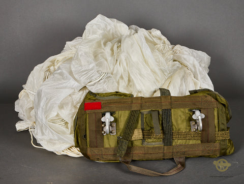 Veteran Bring Back U.S. Vietnam Vintage Reserve DISPLAY  Parachute plus 4 Rip Cords
