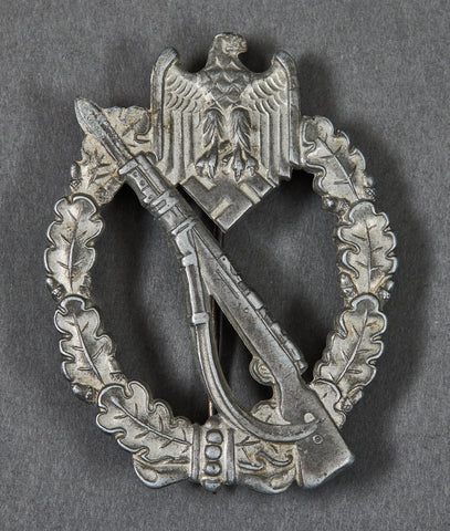 German WWII Infantry Assault Badge in Silver