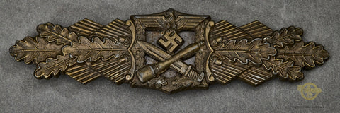 German WWII Close Combat Clasp in Bronze