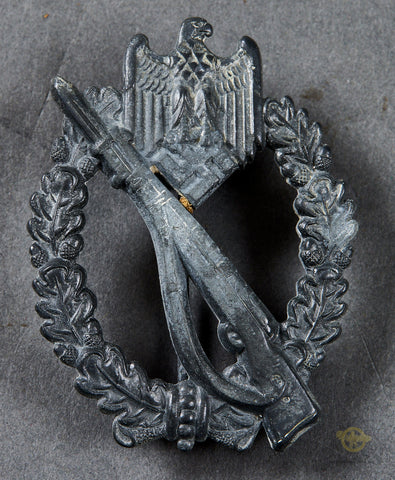 German WWII Infantry Assault Badge in Silver