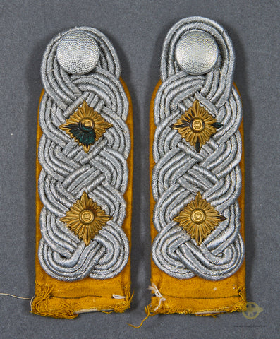 German WWII Luftwaffe Sew In Set of Shoulder Boards for Flight or Para