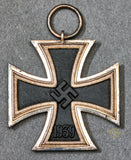 German WWII Iron Cross 2nd Class 1939 by Klein & Quenzer