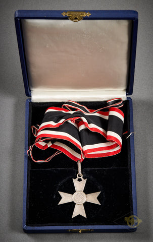 Cased Knights Cross of the War Merit Cross w/o Swords