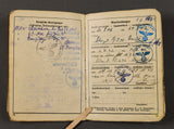 Wehrpaß /Dienstbuch Grouping to Same Official