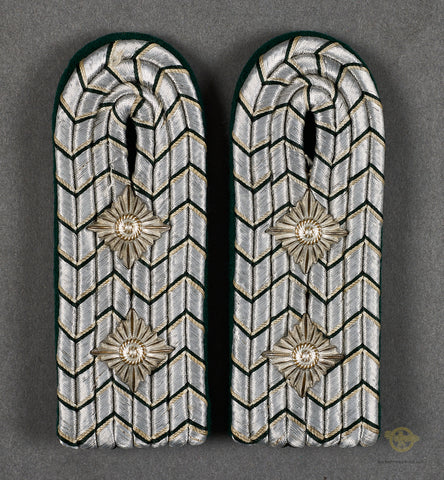 Third Reich RAD Slip On Shoulder Board Set for Capt