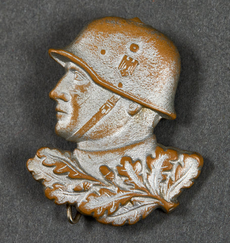 German WHW Wehrmacht Soldier Bakelite Tinnie
