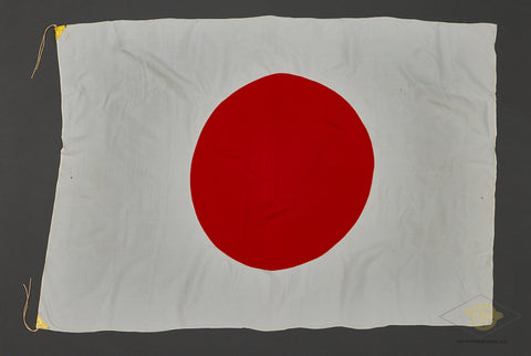 Veteran Bring Back WWII Japanese Hinomaru “Meatball” Flag